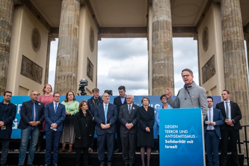 Gemeinsam. Für Israel. Für die Freilassung aller Geiseln aus Gaza. Gegen den T...