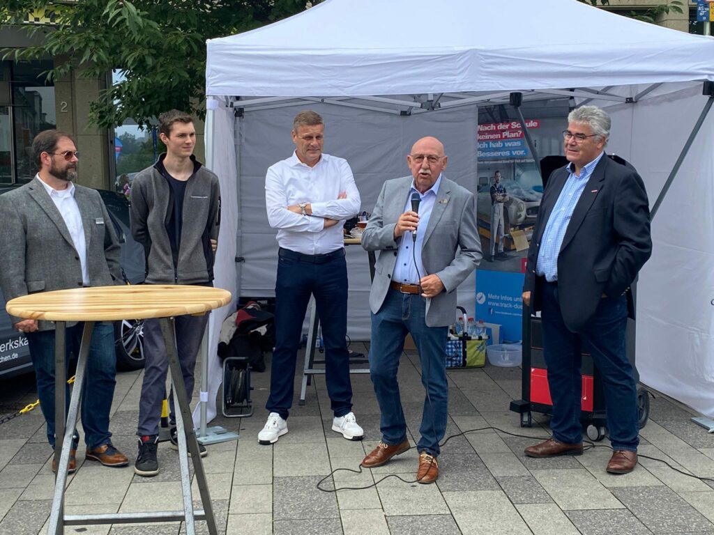Gut vertreten war die CDU Düren bei der Eröffnung der Dürener Autoschau mit ansc...