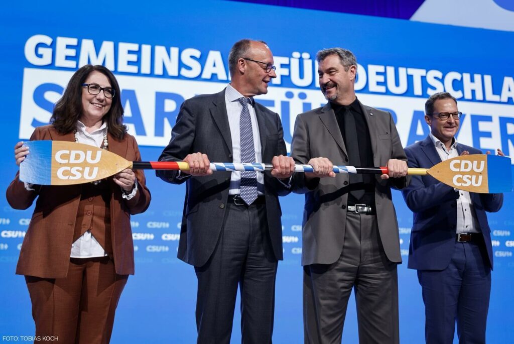 CDU & CSU arbeiten vertrauensvoll & geschlossen zusammen und zeigen unserem Land...