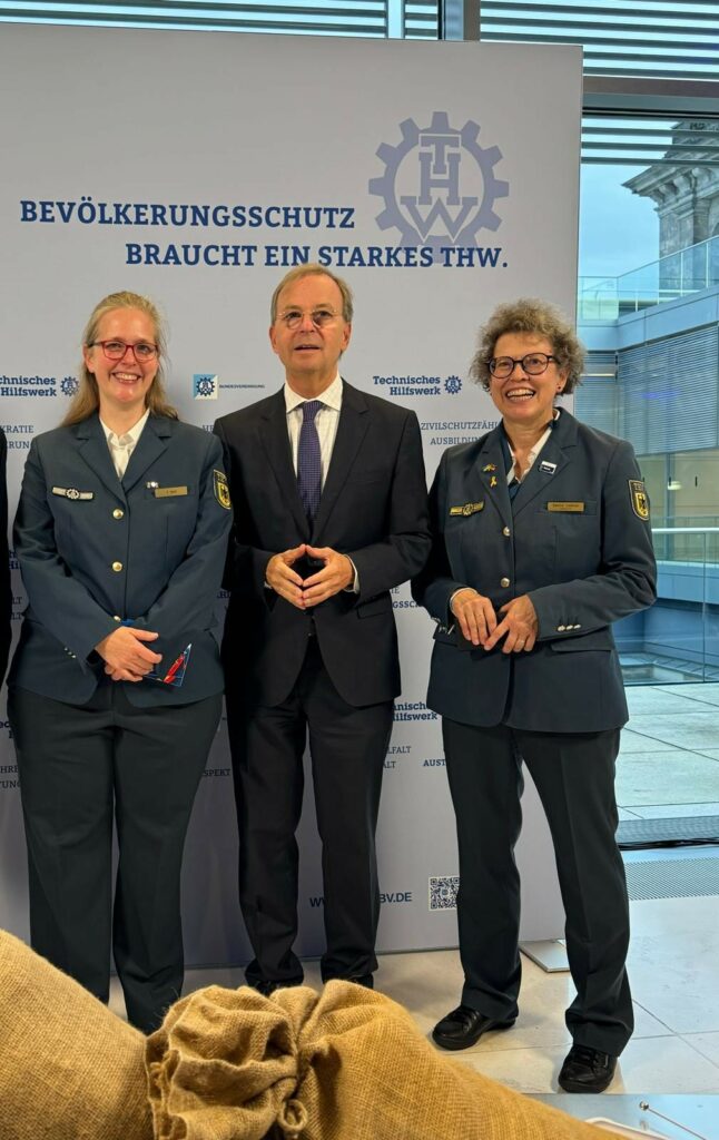 Bevölkerungsschutz braucht ein starkes #THW! 

Ob bei Naturkatastrophen, Cyberan...