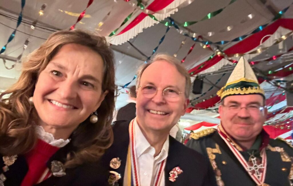Ein Samstagabend ganz im Zeichen des #Karnevals. Gerne habe ich die Veranstaltun...