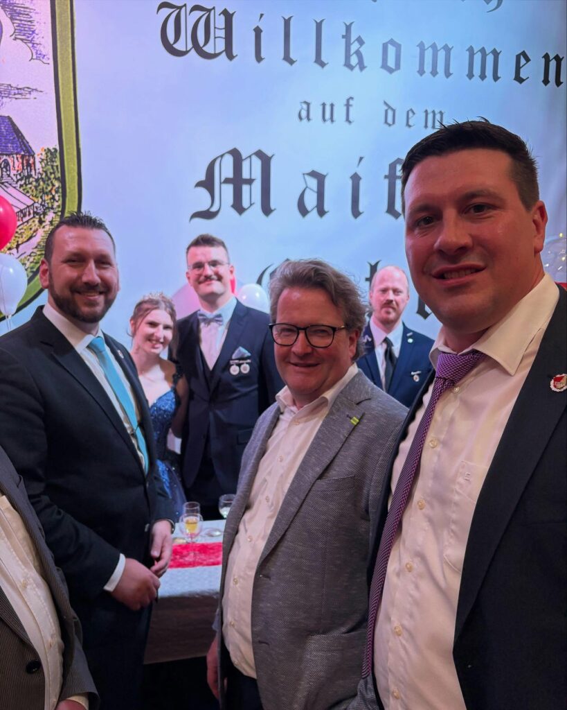 Königsball der Maigesellschaft Echtz- volles Zelt und tolle Stimmung. Dem Maikön...
