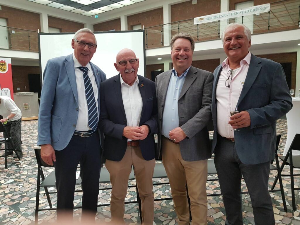 Der erste Stv. Bürgermeister Rolf Peter Hohn und unser Fraktionsvorsitzender Ste...