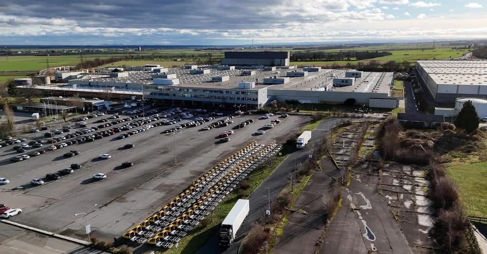 Jetzt ging alles rasend schnell. Der Automobilzulieferer Neapco Europe in Düren ...