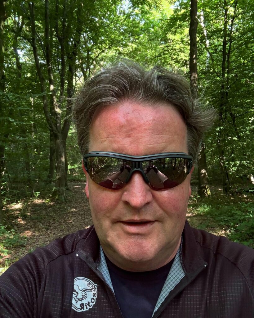 Morgendliche Biketour durch den Burgauer Wald und die Drover Heide. Perfekt, um ...