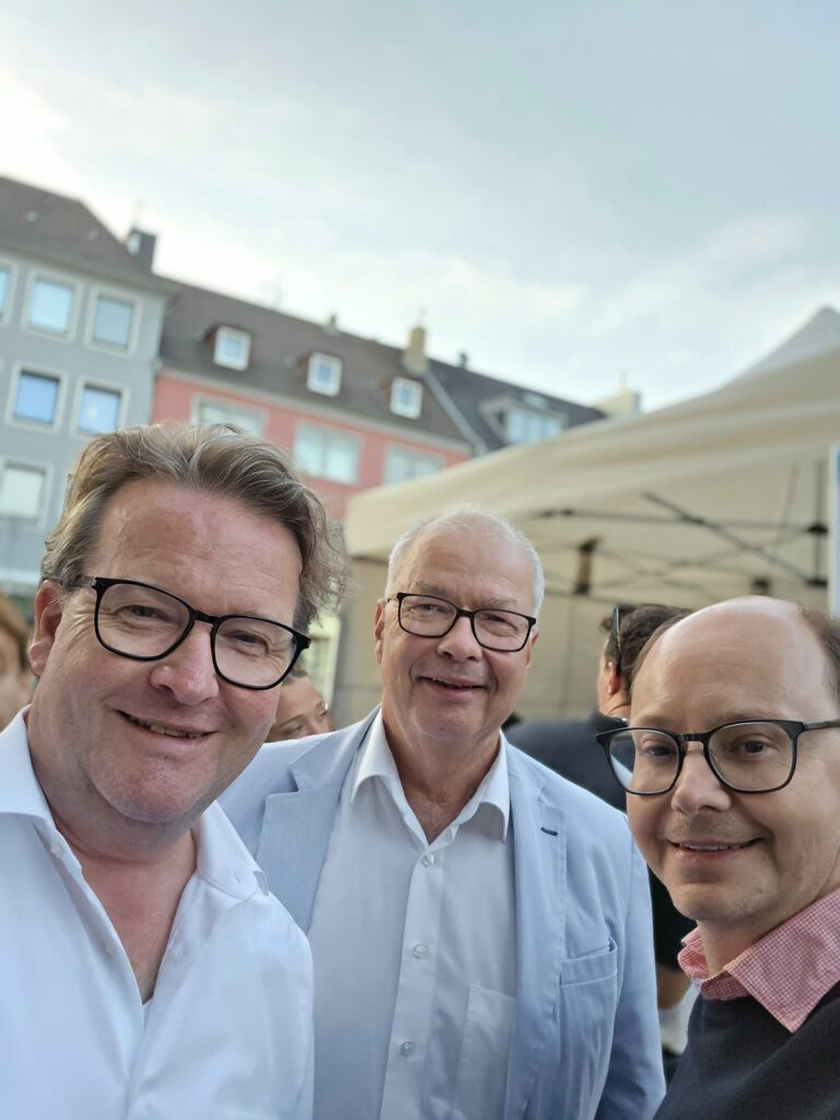 Internationale Streetfood Küche und leckere Getränke auf dem Dürener Schlemmerma...