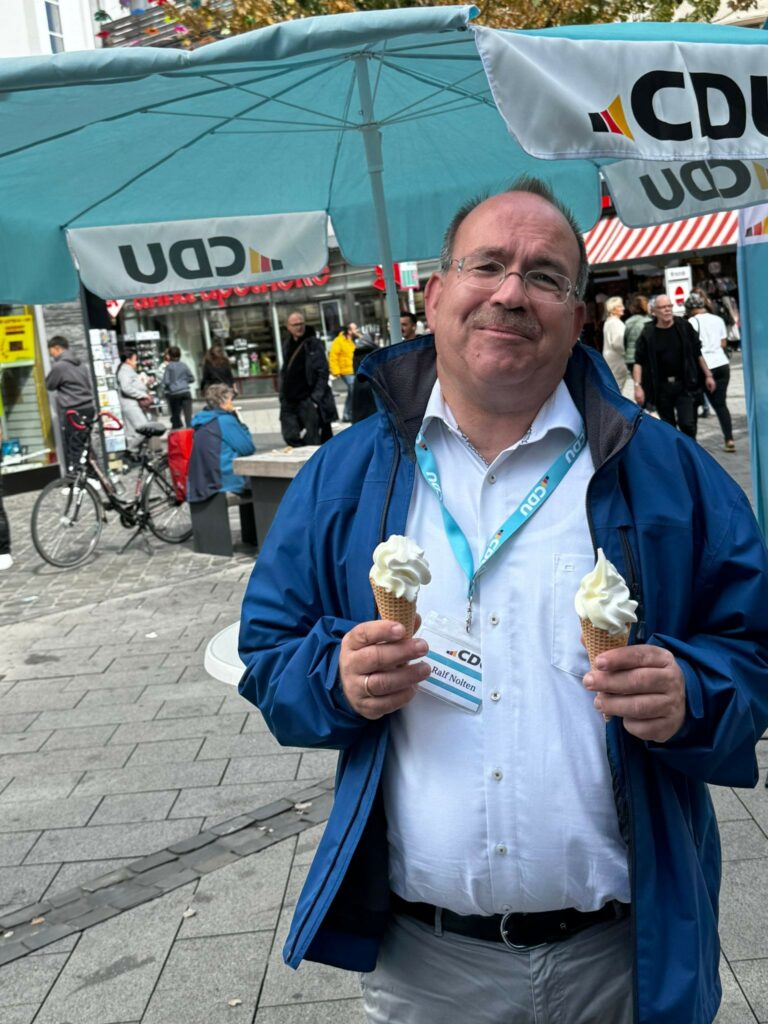 Gestern haben wir an unserem Wahl-Infostand in der Innenstadt noch einmal viele ...