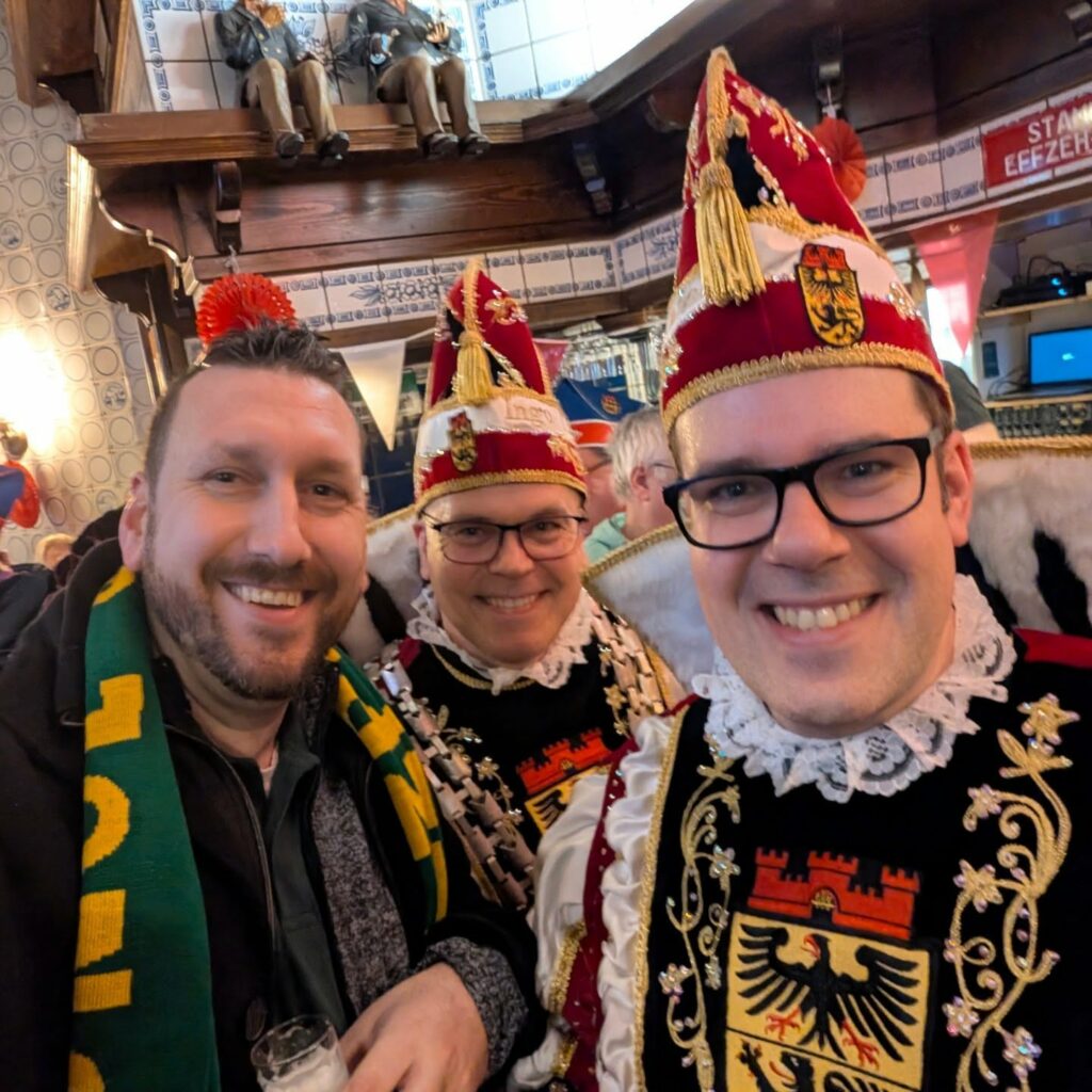 Echtes Kneipenkarnevalsgefühl bei der ersten Kneipentour des Festkomitee Dürener...